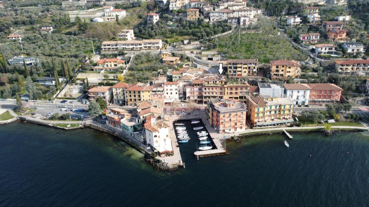 Hotel Sorriso Brenzone sul Garda Luaran gambar
