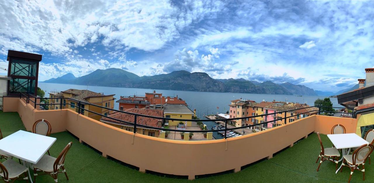 Hotel Sorriso Brenzone sul Garda Luaran gambar