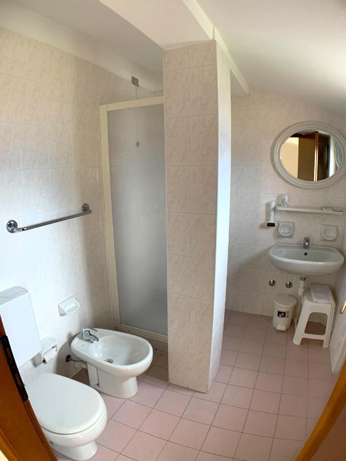 Hotel Sorriso Brenzone sul Garda Luaran gambar