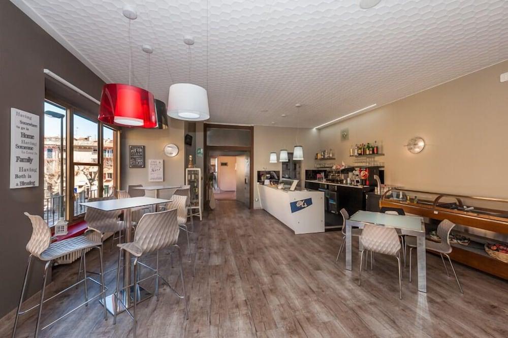 Hotel Sorriso Brenzone sul Garda Luaran gambar