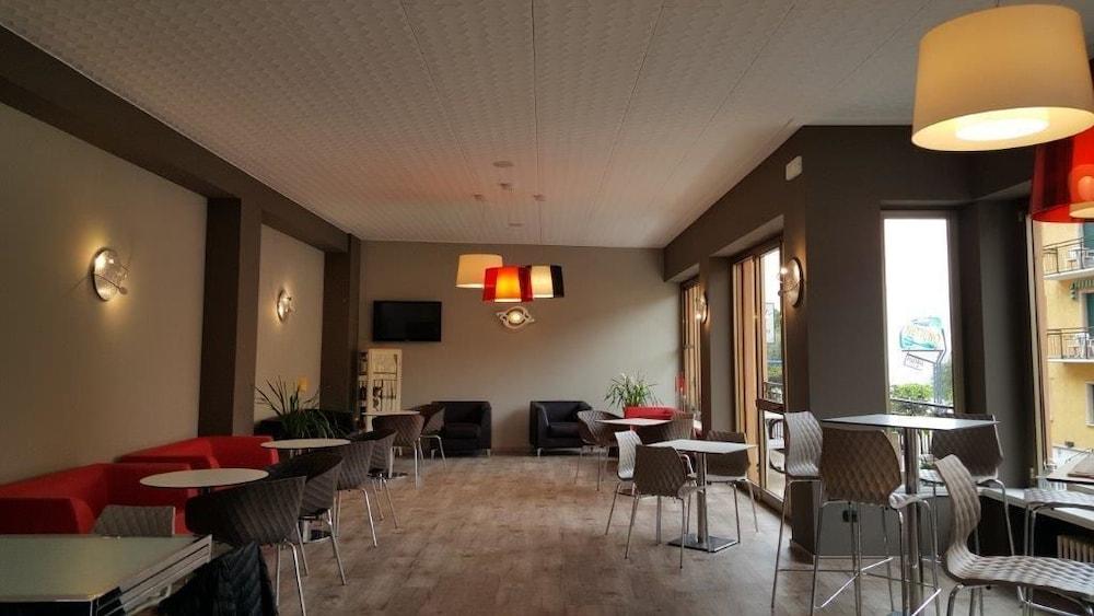 Hotel Sorriso Brenzone sul Garda Luaran gambar