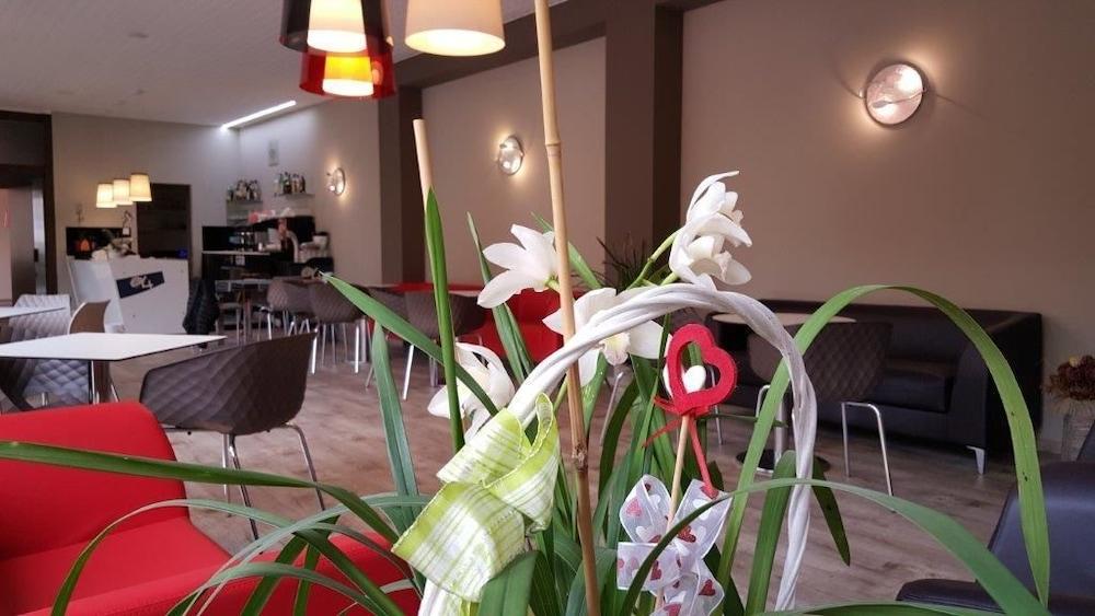 Hotel Sorriso Brenzone sul Garda Luaran gambar
