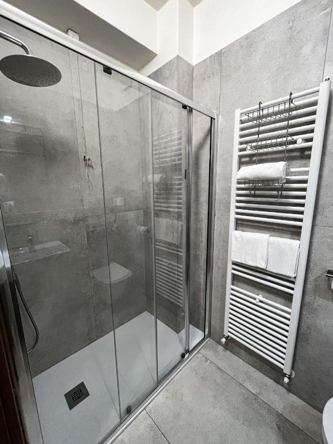 Hotel Sorriso Brenzone sul Garda Luaran gambar