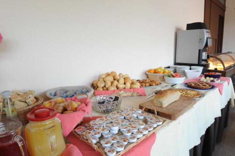 Hotel Sorriso Brenzone sul Garda Luaran gambar